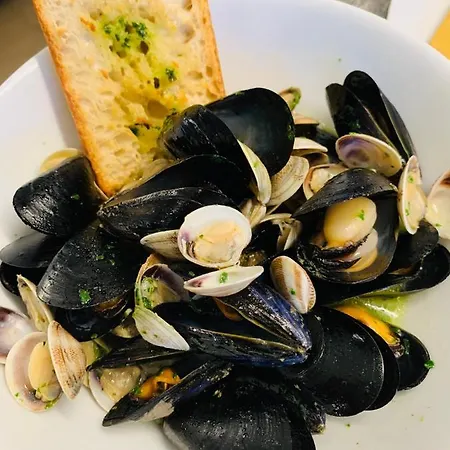 皇家学院酒店 3* 诺利