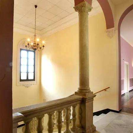 Отель Relais Real Collegio